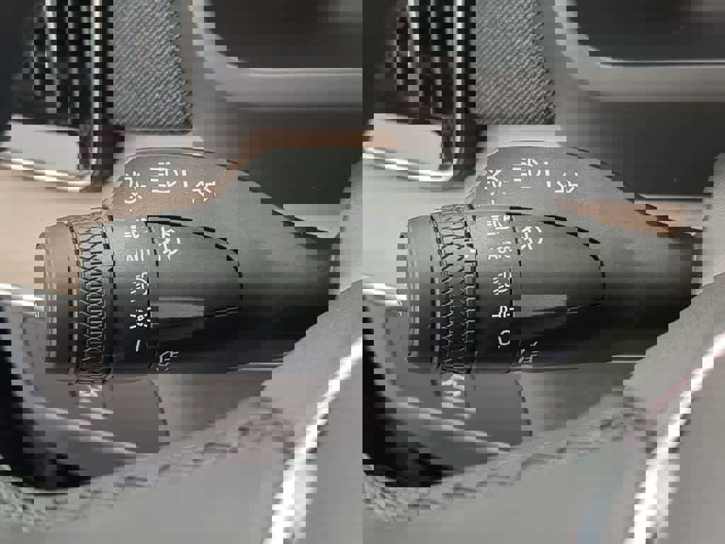 Used 2026 Volvo XC90 B6 Plus w/ Protection Package Premier image 25