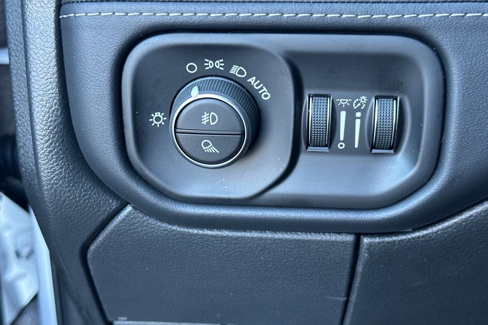 New 2026 RAM 3500 Limited image 32