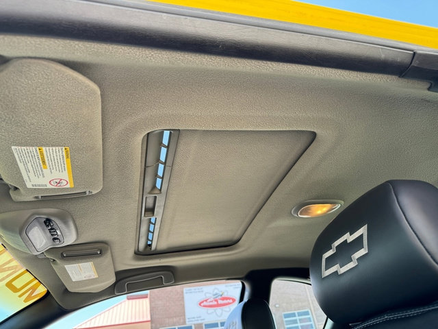 Used 2002 Chevrolet Monte Carlo SS w/ Pace Car Replica Pkg FWD image 17