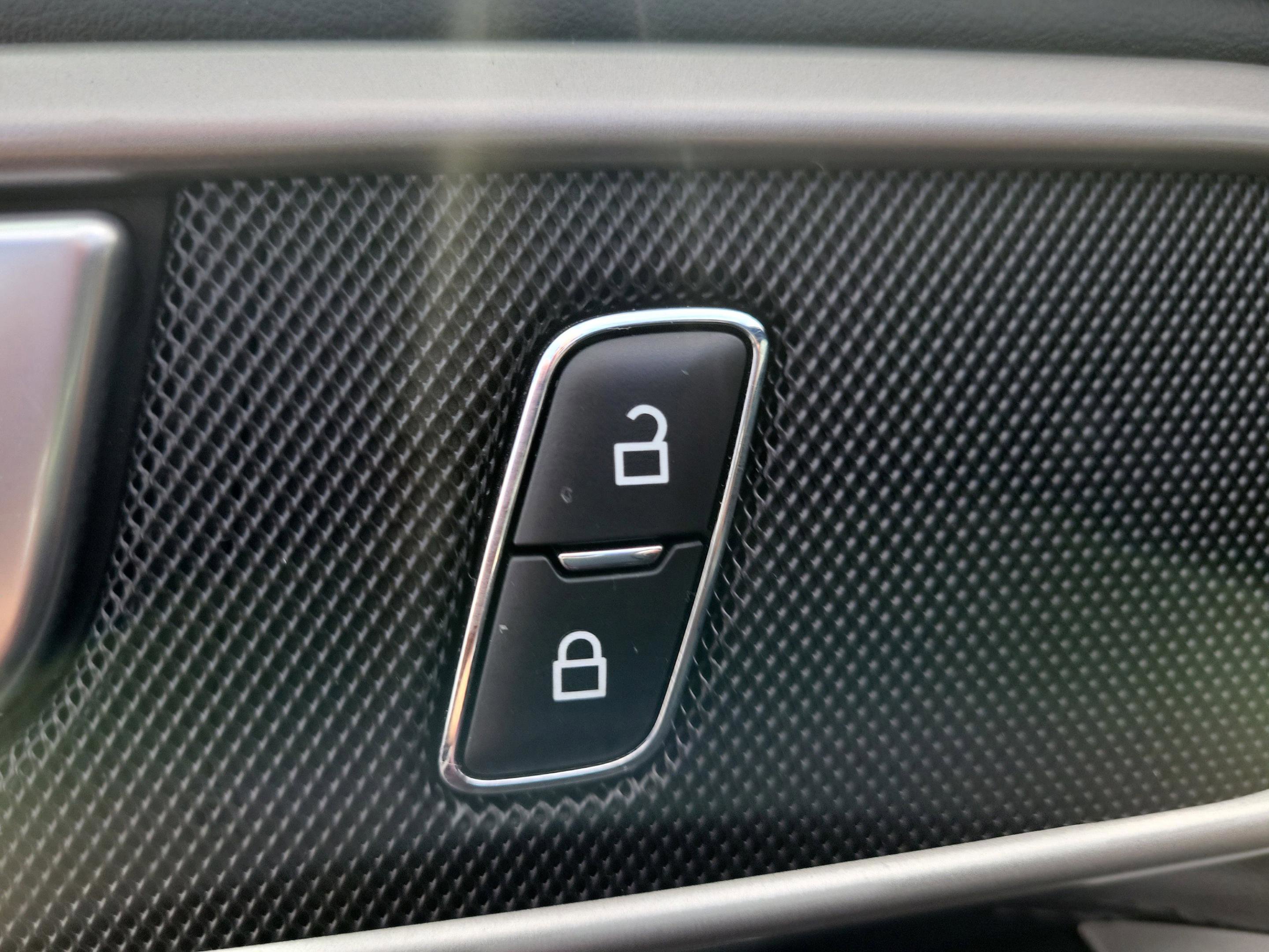 Used 2023 Ford Explorer XLT w/ Equipment Group 202A AWD/4WD image 22