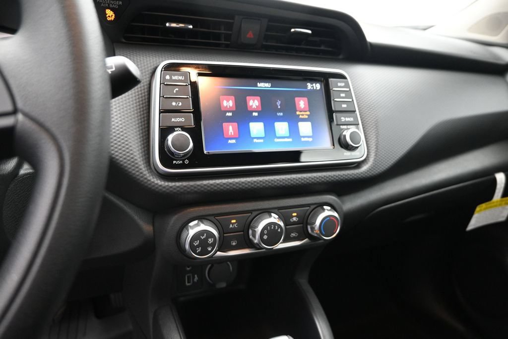 Certified 2025 Nissan Kicks Play S FWD image 23