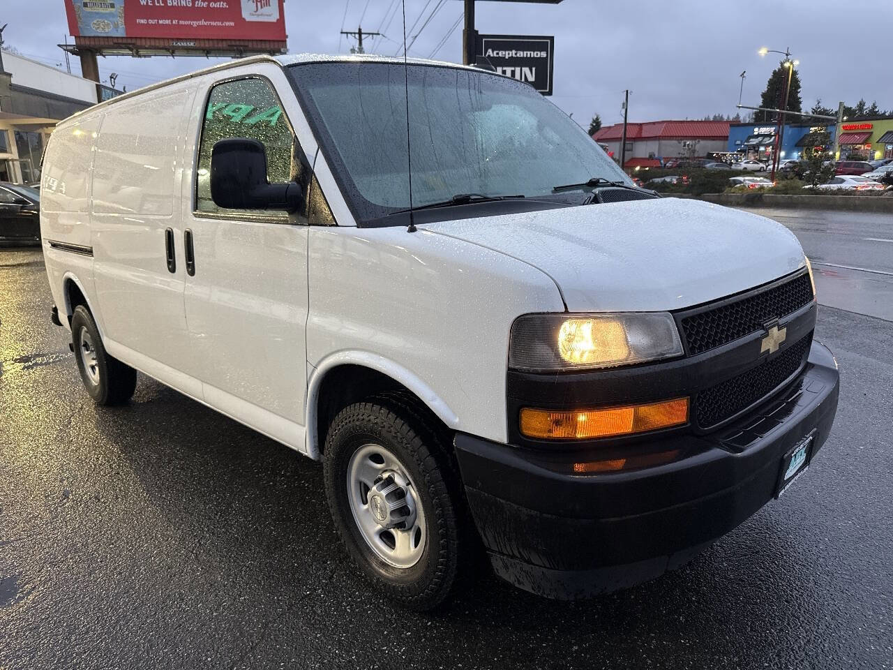 Used 2019 Chevrolet Express 3500 w/ Driver Convenience Package image 10