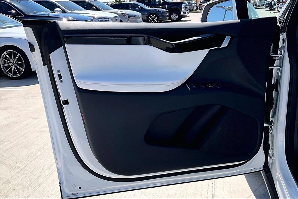 Used 2020 Tesla Model X Long Range AWD/4WD image 22