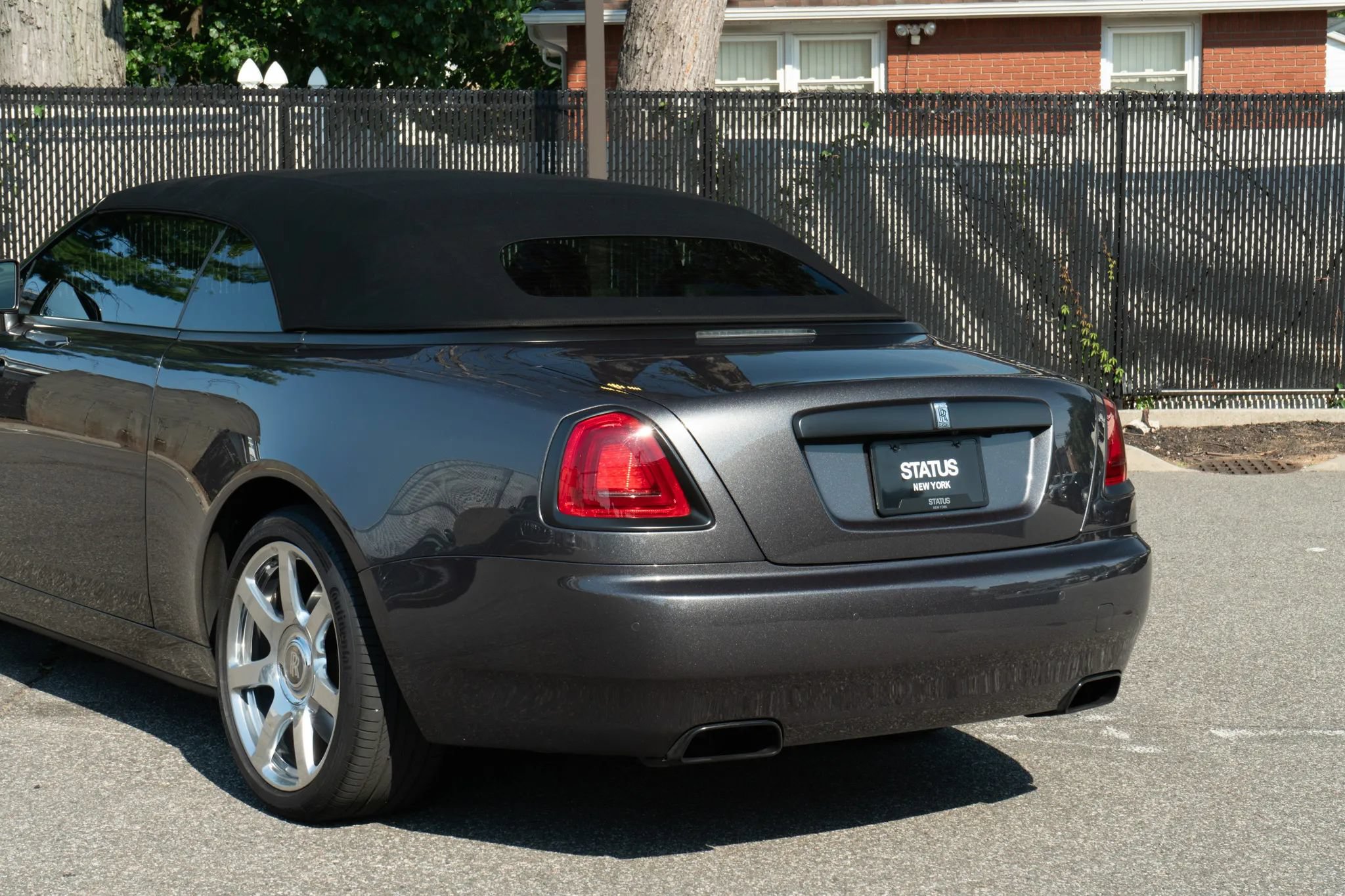 Used 2017 Rolls-Royce Dawn RWD image 47