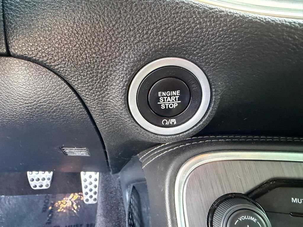 Used 2017 Dodge Challenger R/T Plus RWD image 27