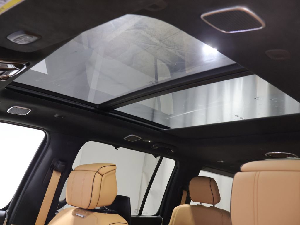 Used 2024 Jeep Grand Wagoneer Series III w/ Rear Seat Video Group 1 AWD/4WD image 36