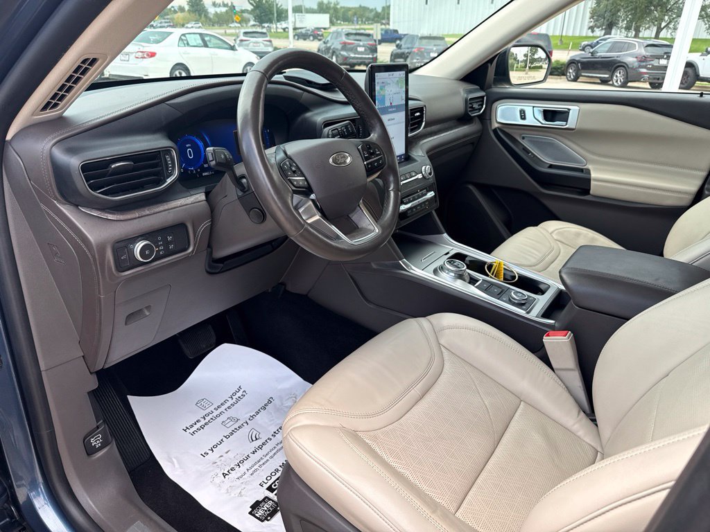 Used 2020 Ford Explorer Platinum w/ Premium Technology Package AWD/4WD image 8