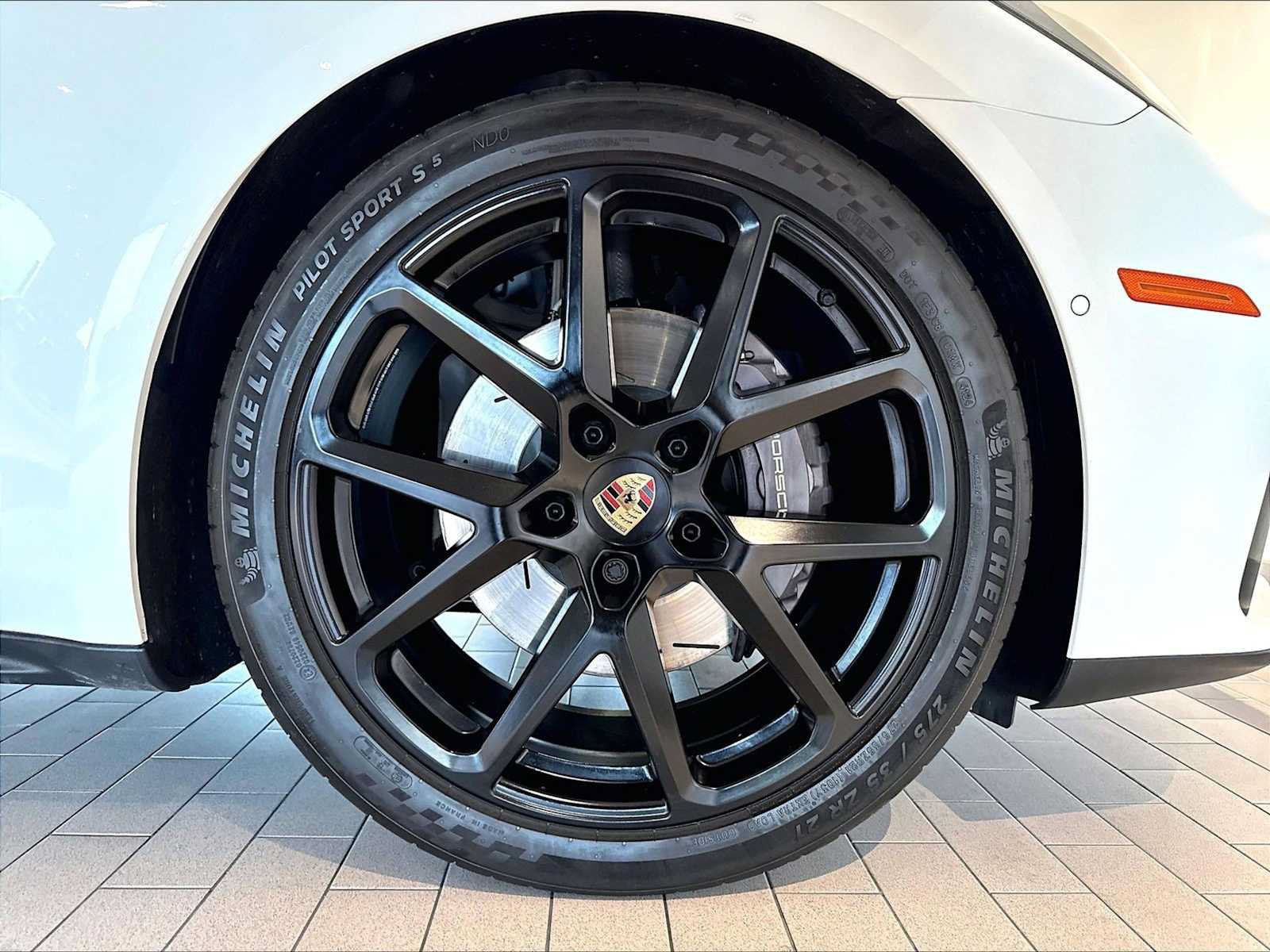 Used 2025 Porsche Panamera RWD image 15
