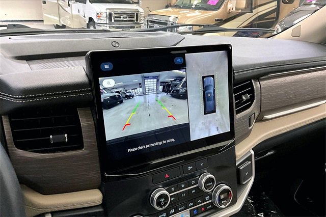 Used 2022 Ford Expedition Limited image 16