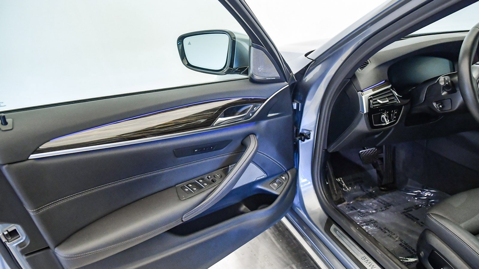 Certified 2022 BMW 530e 530e iPerformance w/ Premium Package image 22