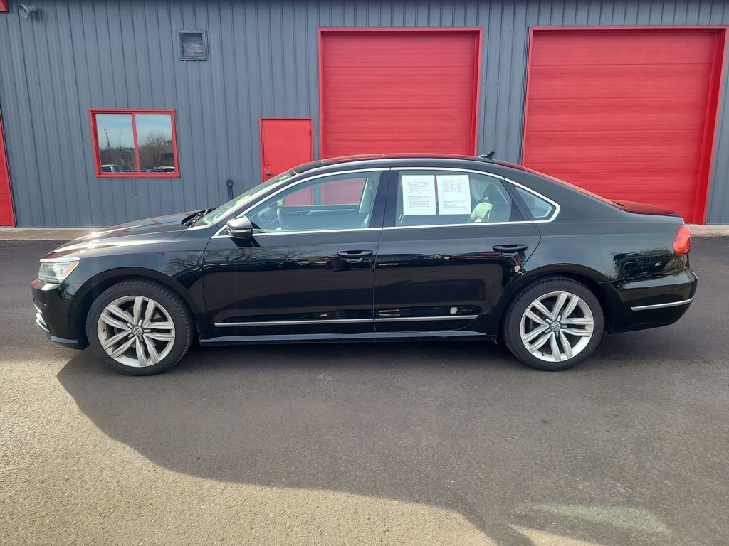 Used 2016 Volkswagen Passat 1.8T SEL Premium image 5