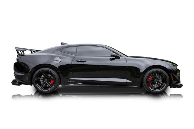 Used 2019 Chevrolet Camaro ZL1 RWD image 2