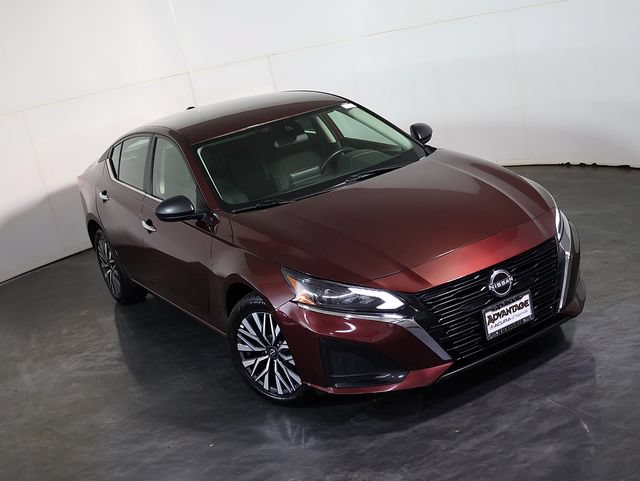 Used 2025 Nissan Altima 2.5 SV AWD/4WD image 7