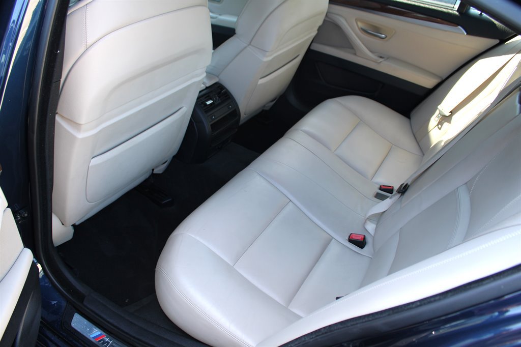 Used 2011 BMW 550i Sedan RWD image 18