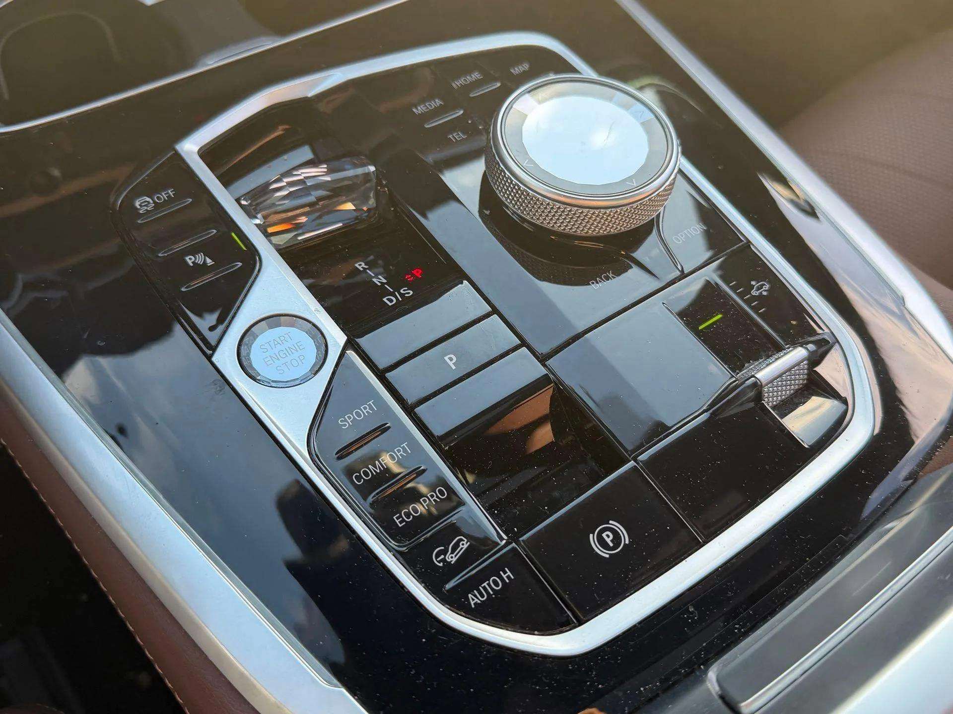 Used 2023 BMW X7 xDrive40i w/ Executive Package image 34