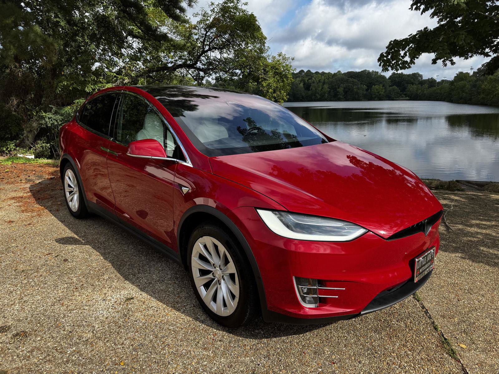 Used 2016 Tesla Model X 60D AWD/4WD image 2
