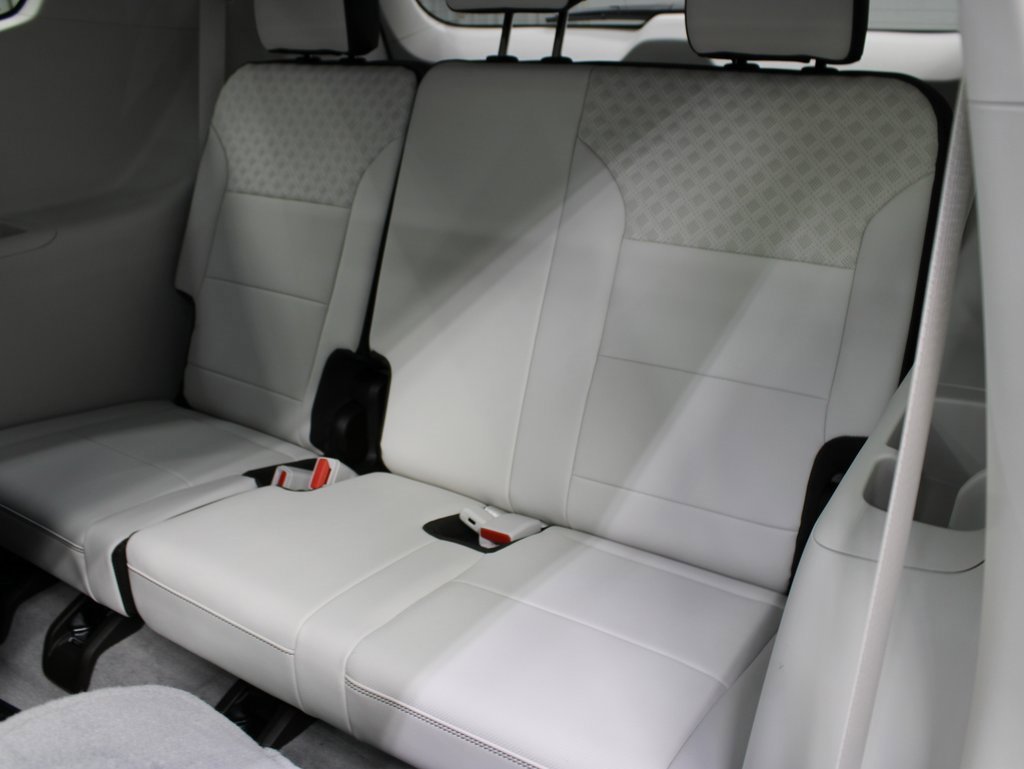 Used 2024 GMC Acadia Denali image 12