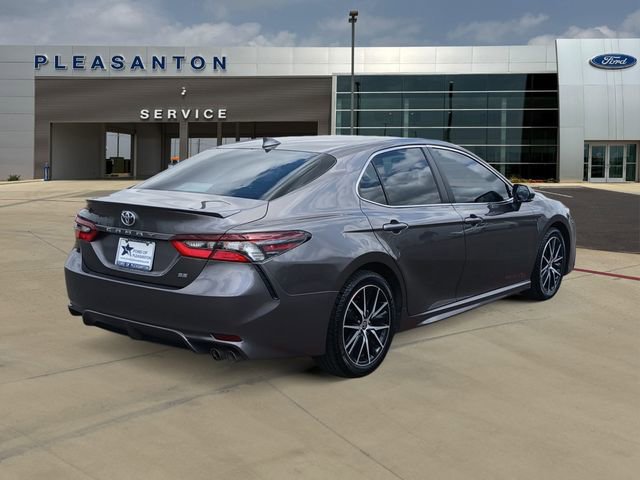 Used 2023 Toyota Camry SE image 5