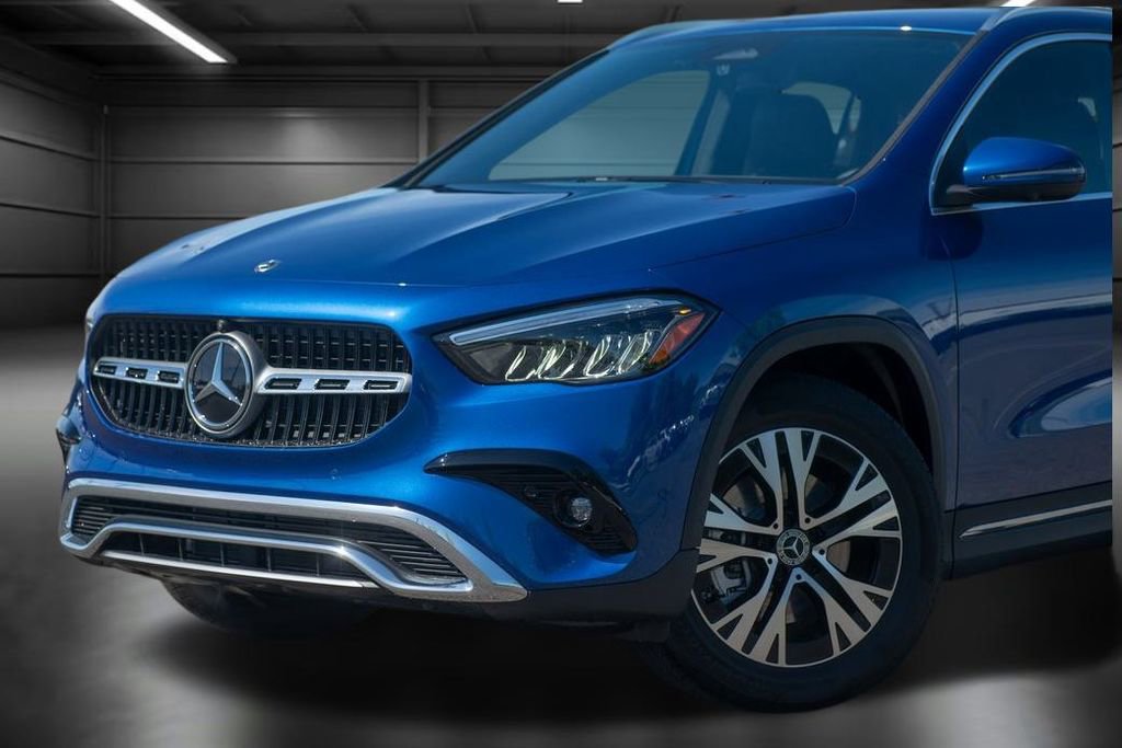 Used 2025 Mercedes-Benz GLA 250 4MATIC image 13