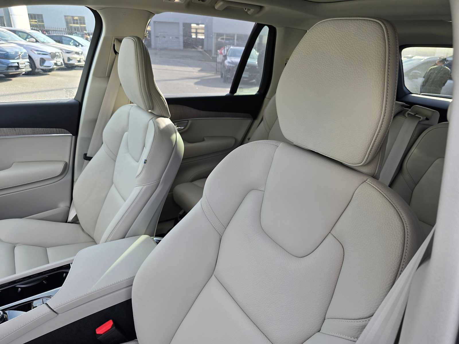 Certified 2023 Volvo XC90 B5 Plus w/ Protection Package Premier AWD/4WD image 22