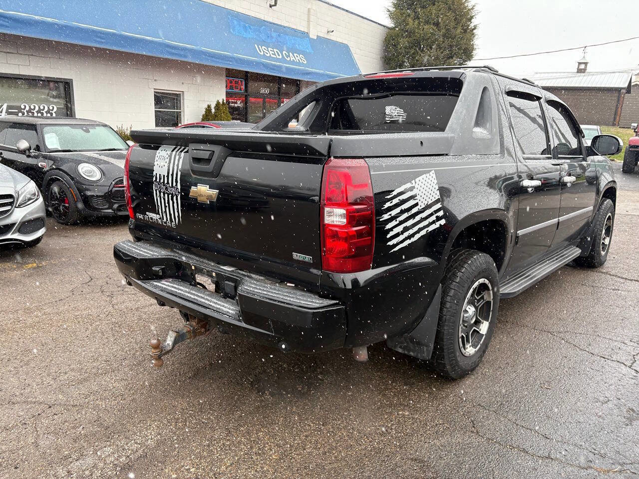 Used 2010 Chevrolet Avalanche LTZ image 4