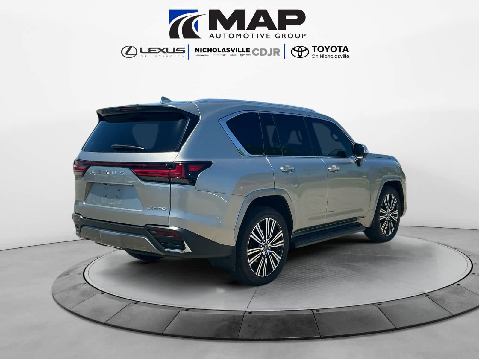 Used 2022 Lexus LX 600 4WD w/ Luxury Package image 5