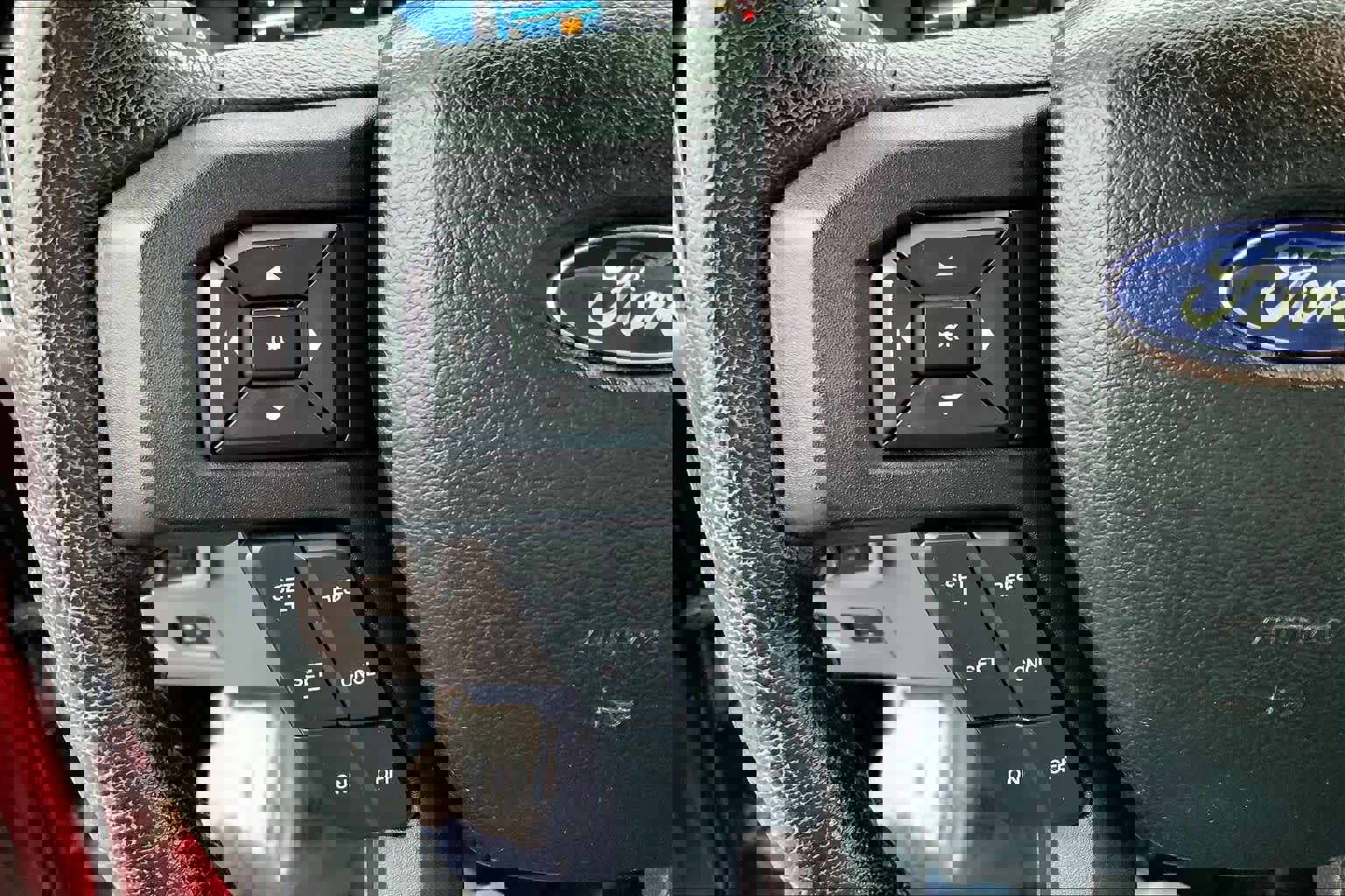 Used 2015 Ford F150 XLT w/ Equipment Group 302A Luxury image 22