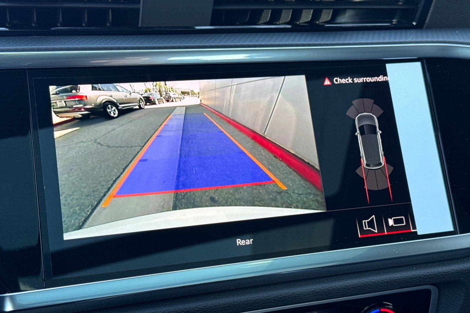 New 2025 Audi Q3 2.0T Premium image 16