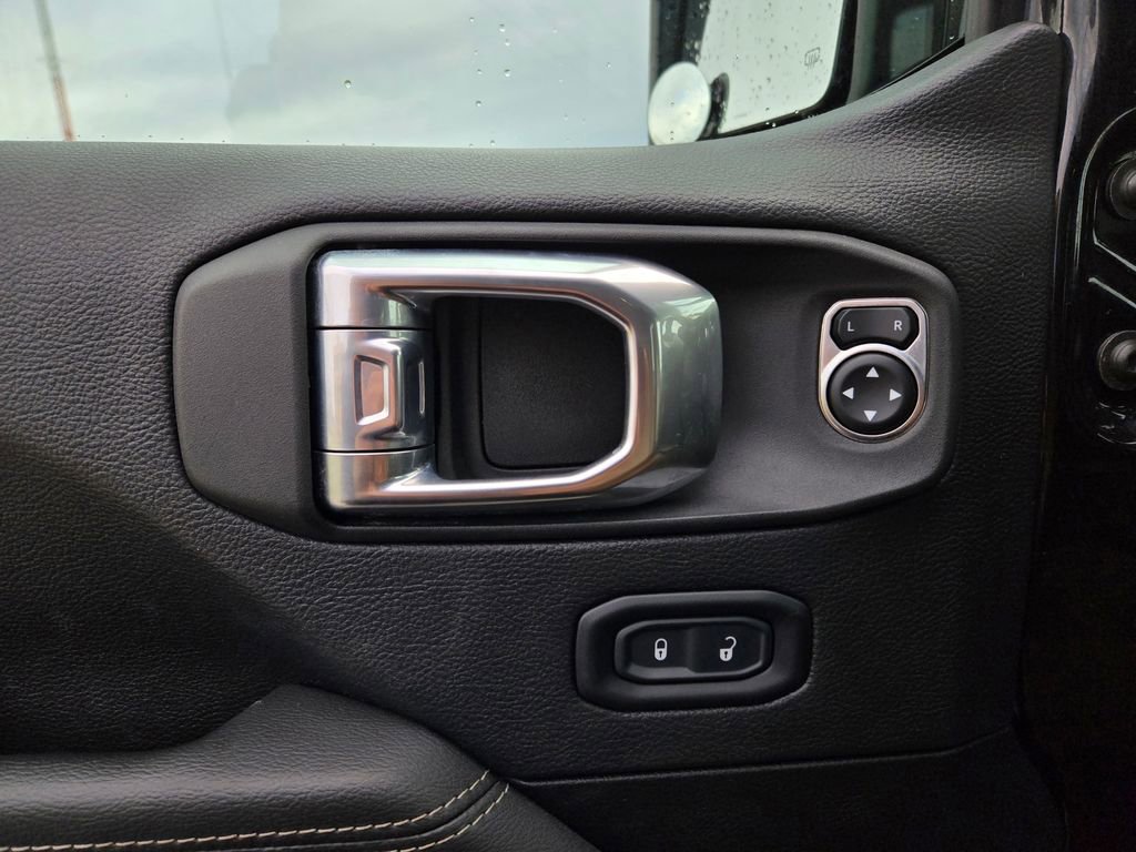 Used 2021 Jeep Gladiator Overland w/ Popular Equipment Package image 14