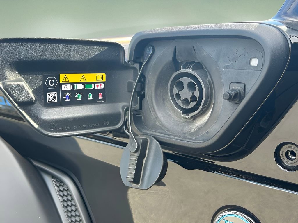 Used 2022 Jeep Wrangler Unlimited Rubicon 4xe image 32