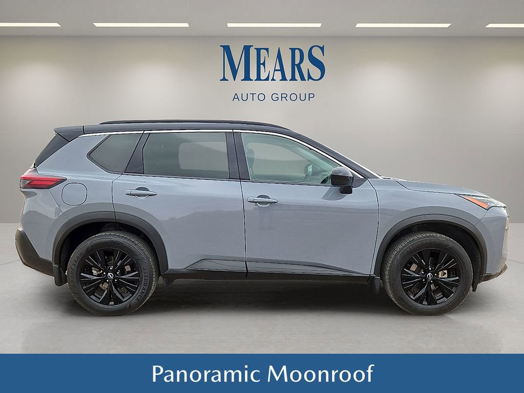 Used 2023 Nissan Rogue SV w/ SV Premium B Package image 7