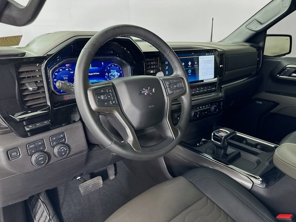 Used 2025 Chevrolet Silverado 1500 ZR2 w/ Technology Package image 9