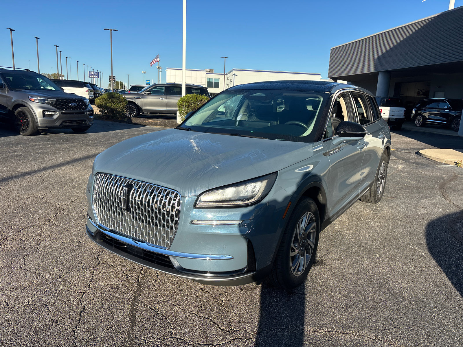 Certified 2023 Lincoln Corsair AWD w/ Equipment Group 101A image 3