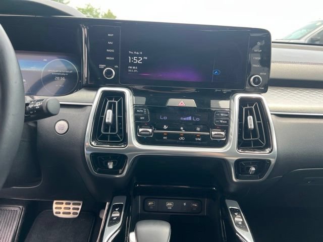 Certified 2023 Kia Sorento SX AWD/4WD image 17
