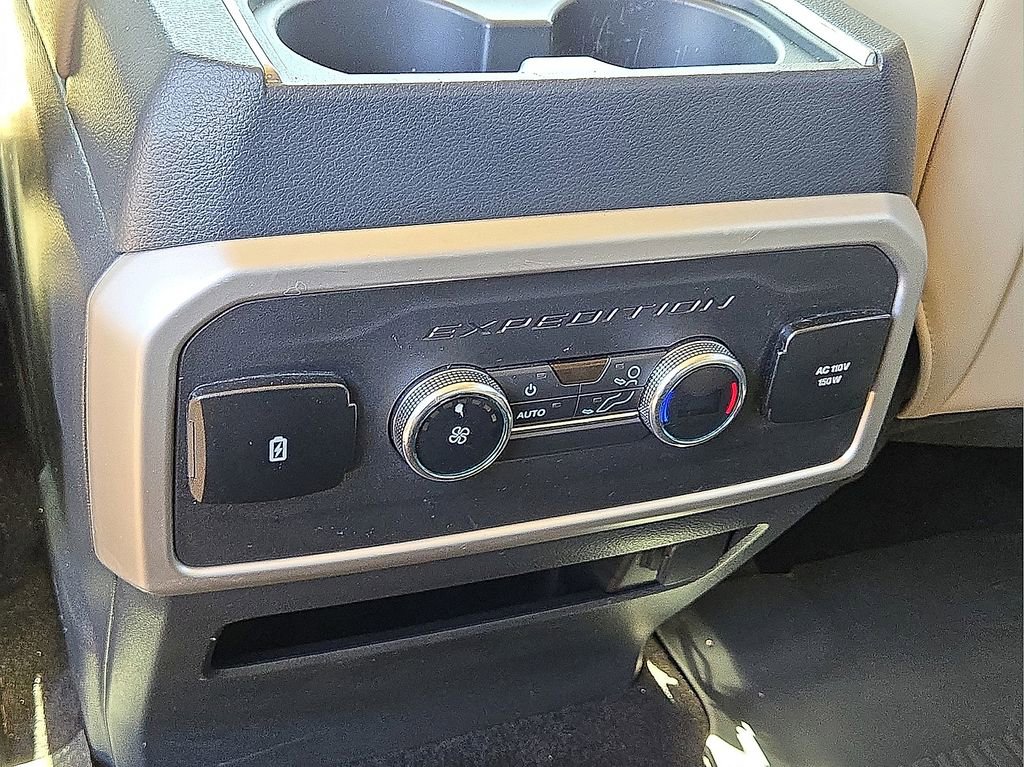 Used 2022 Ford Expedition XLT image 18