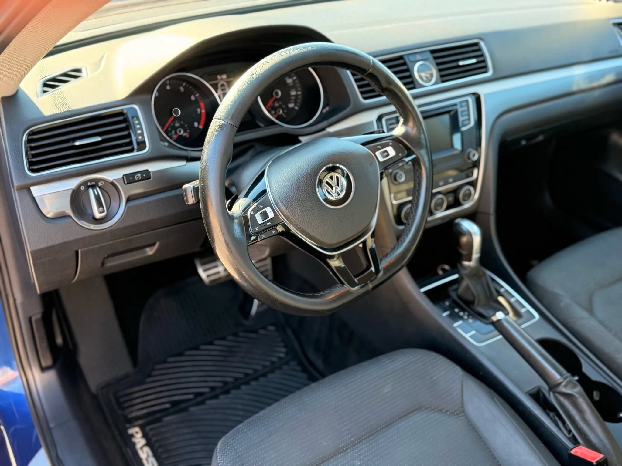 Used 2016 Volkswagen Passat 1.8T R-Line FWD image 12