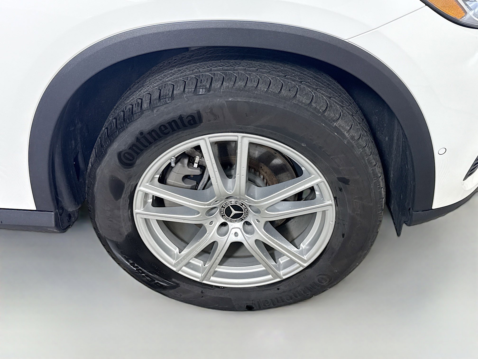 Used 2023 Mercedes-Benz GLC 300 4MATIC w/ Exclusive Trim Package image 32