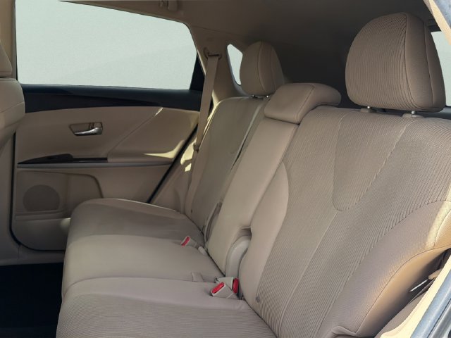 Used 2012 Toyota Venza LE FWD image 16