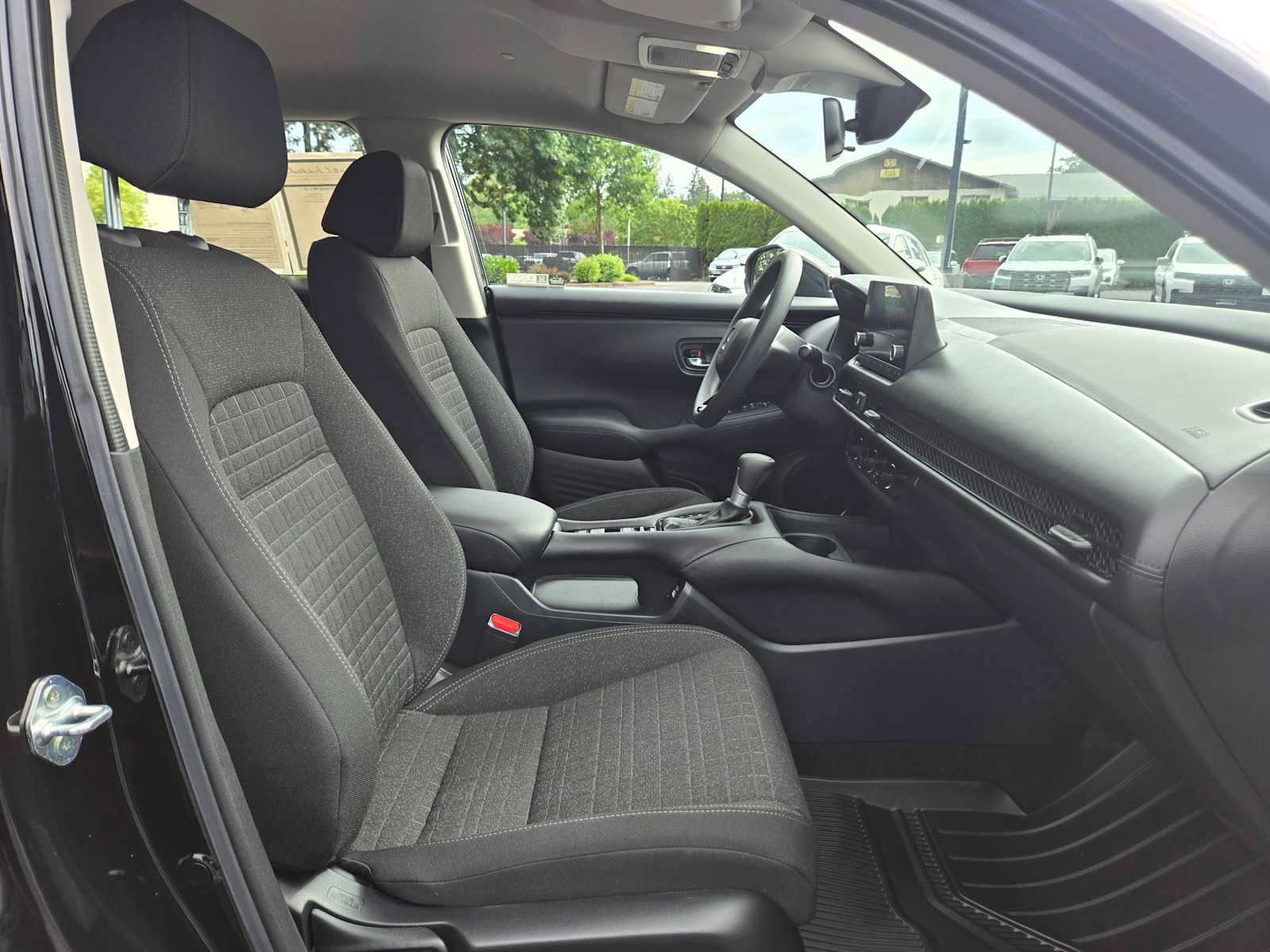 Used 2023 Honda HR-V LX image 11