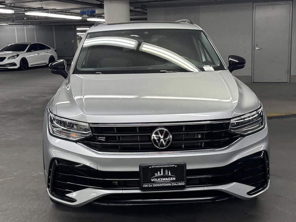Used 2023 Volkswagen Tiguan SE R-Line FWD image 32