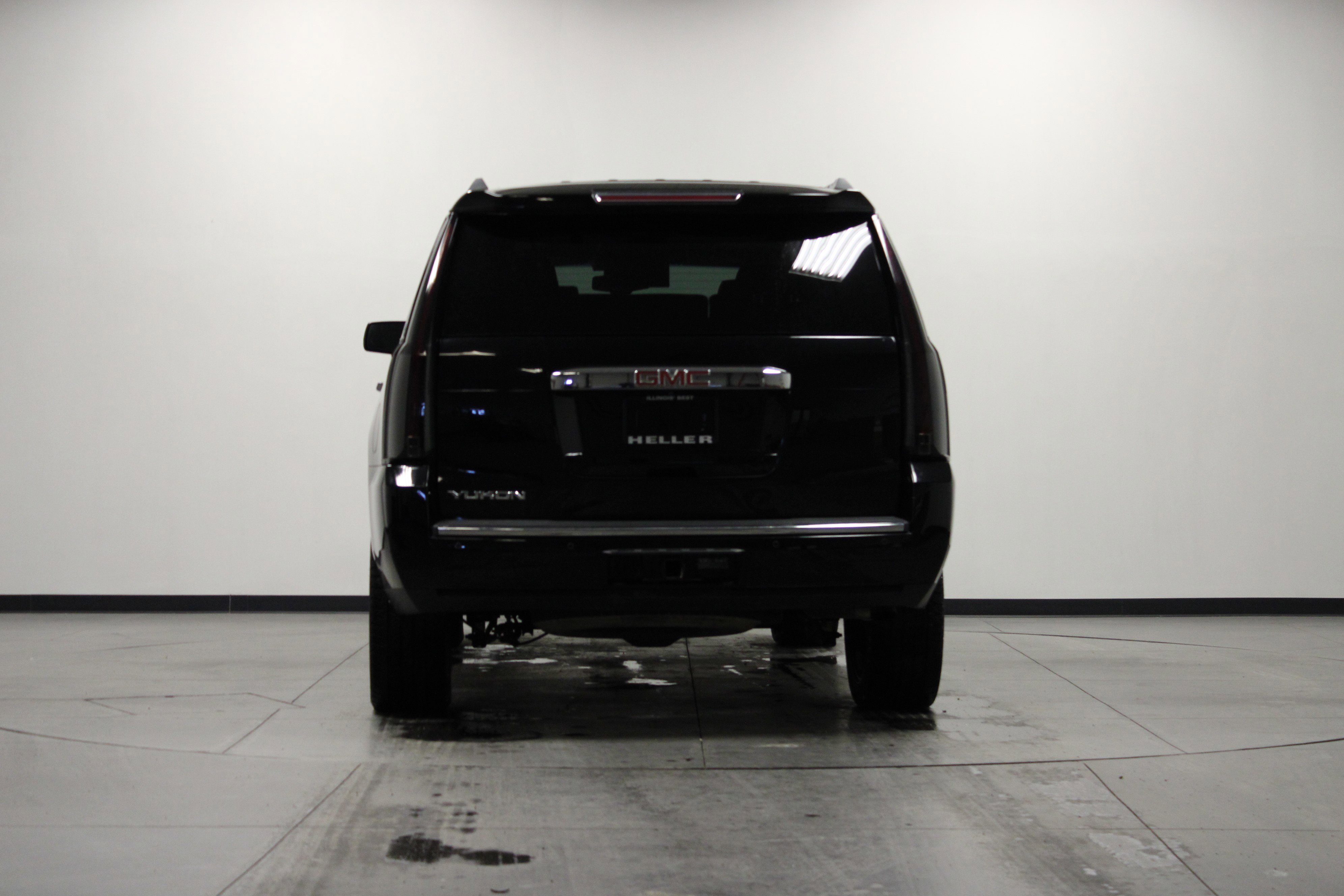 Used 2017 GMC Yukon Denali w/ Open Road Package image 5
