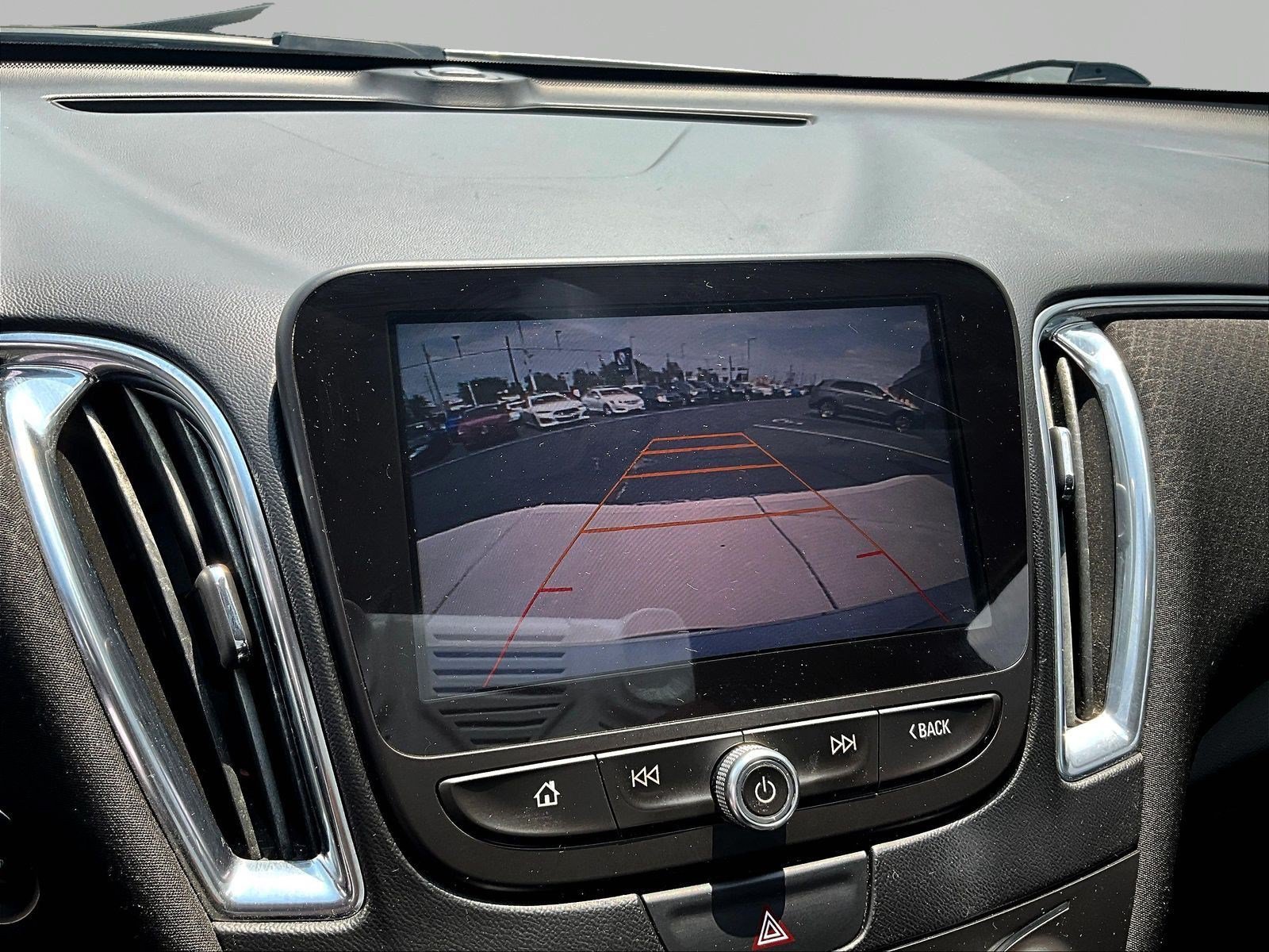 Used 2016 Chevrolet Malibu LT FWD image 14
