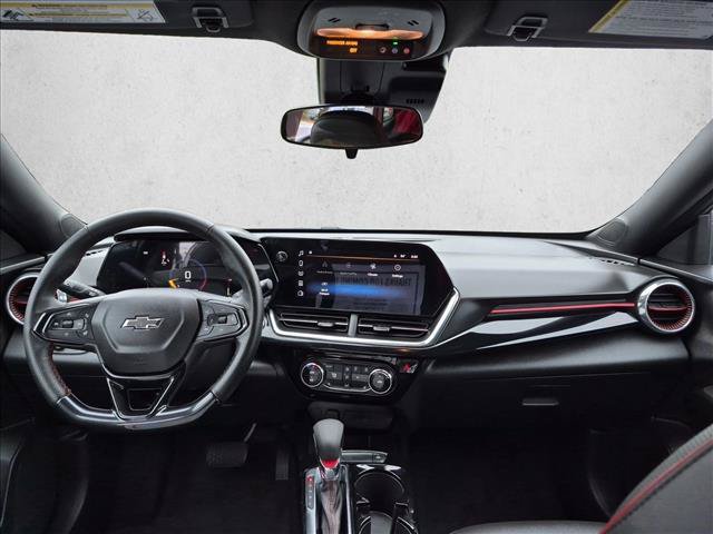 Used 2025 Chevrolet Trax RS w/ Driver Confidence Package FWD image 17