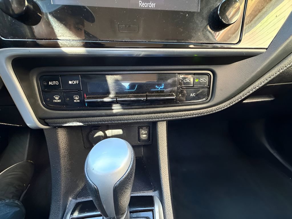Used 2017 Toyota Corolla SE image 23
