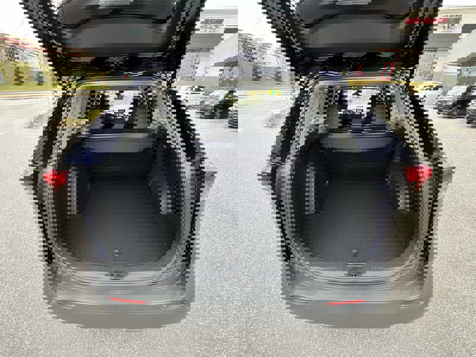 Used 2021 Toyota RAV4 XLE Premium image 27