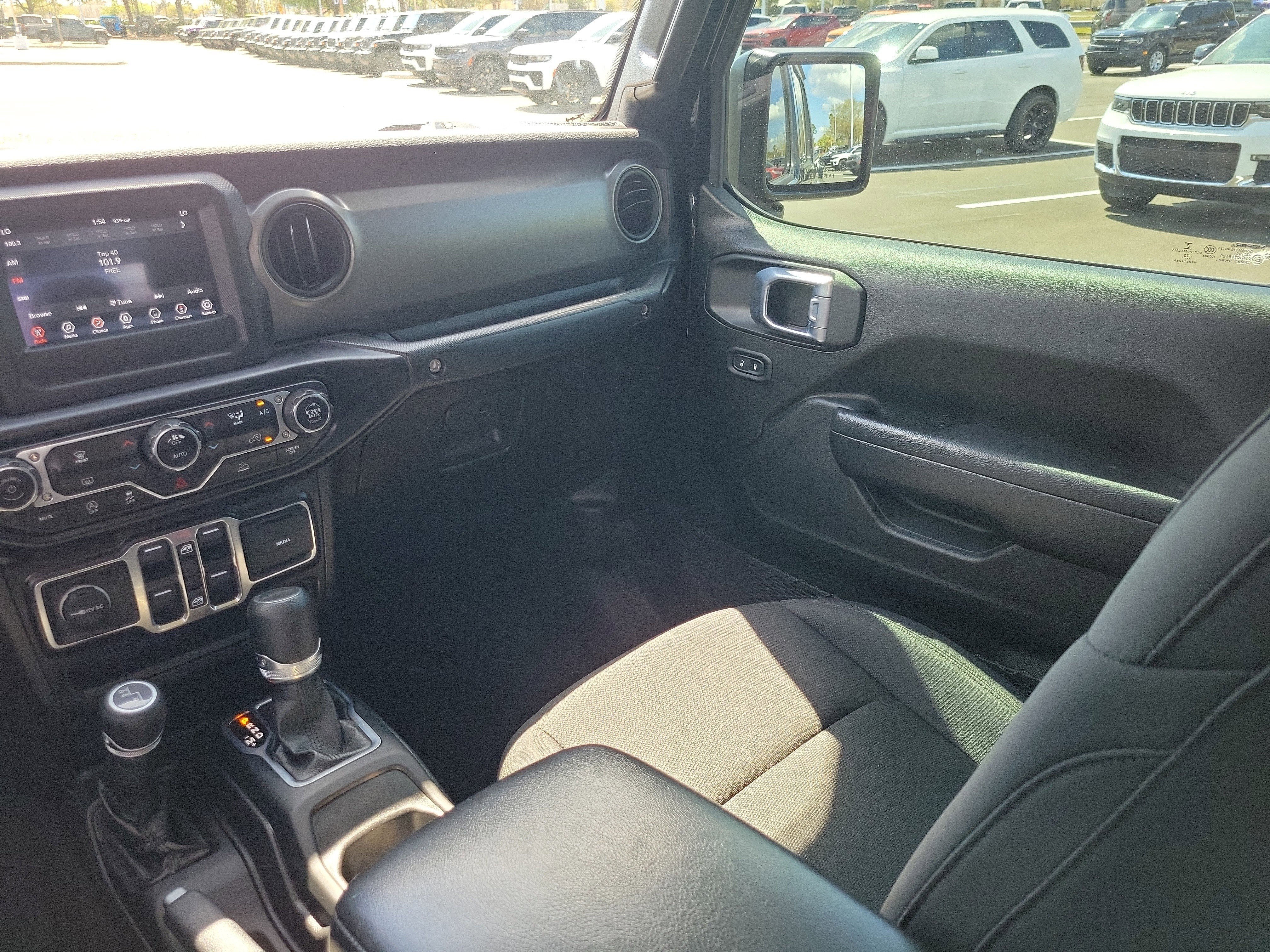 Used 2022 Jeep Gladiator Sport image 13