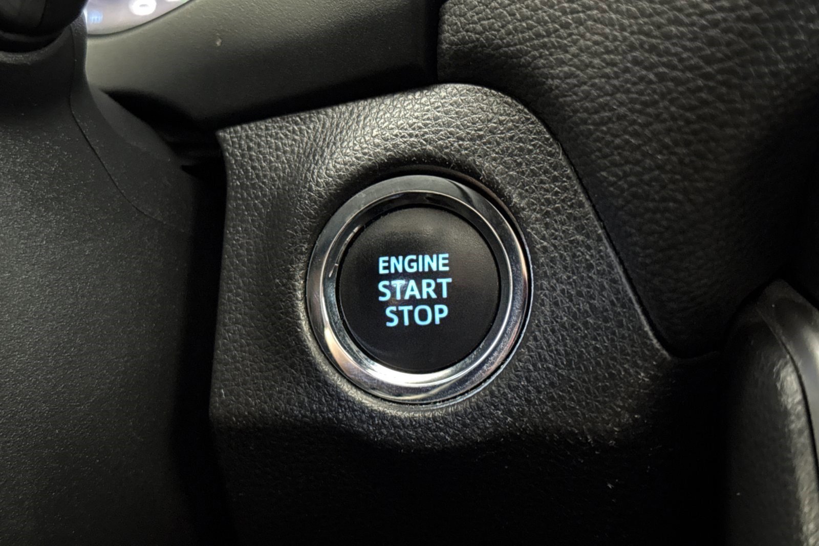 Certified 2019 Toyota RAV4 Limited w/ Advanced Technology Package FWD image 35
