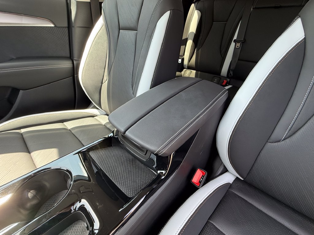 Certified 2026 Buick Envision Sport Touring AWD/4WD image 27