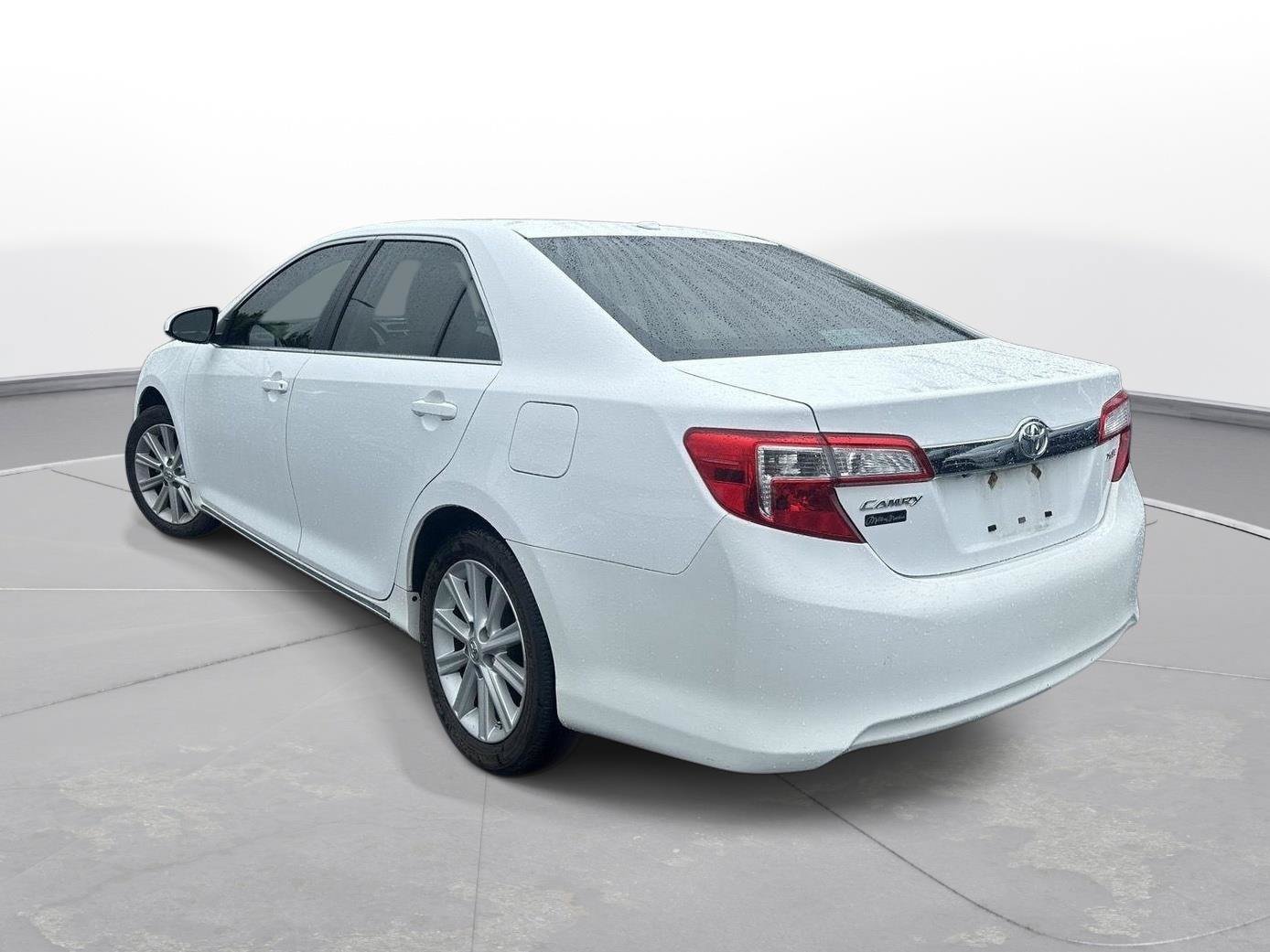 Used 2012 Toyota Camry XLE w/ Leather Pkg FWD image 8