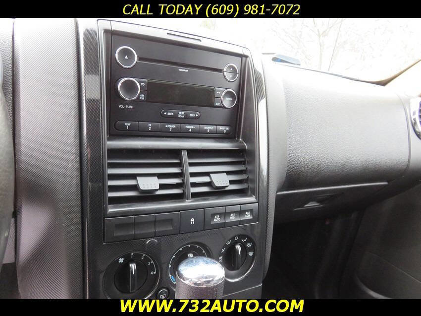 Used 2010 Ford Explorer XLT image 13